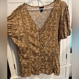 DayTrip Lace-up puff sleeve top